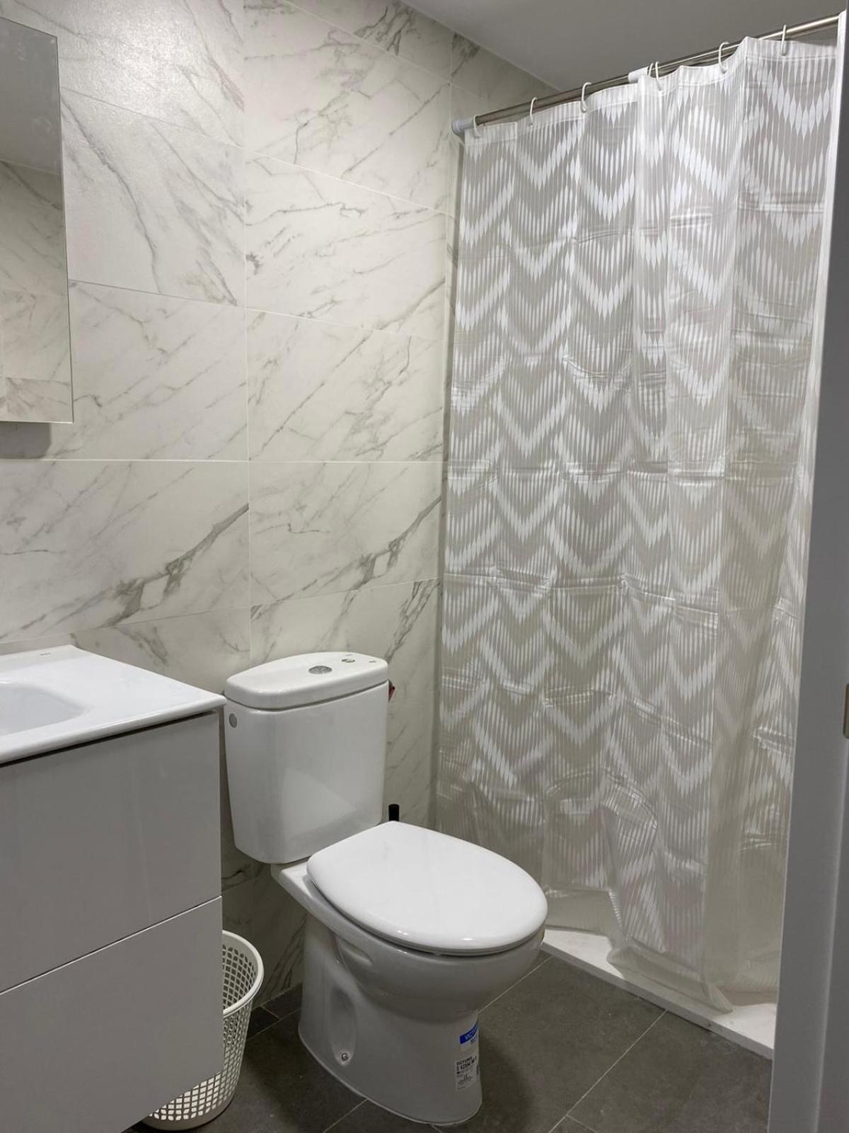 Aluche Aparment C Appartement Madrid Buitenkant foto